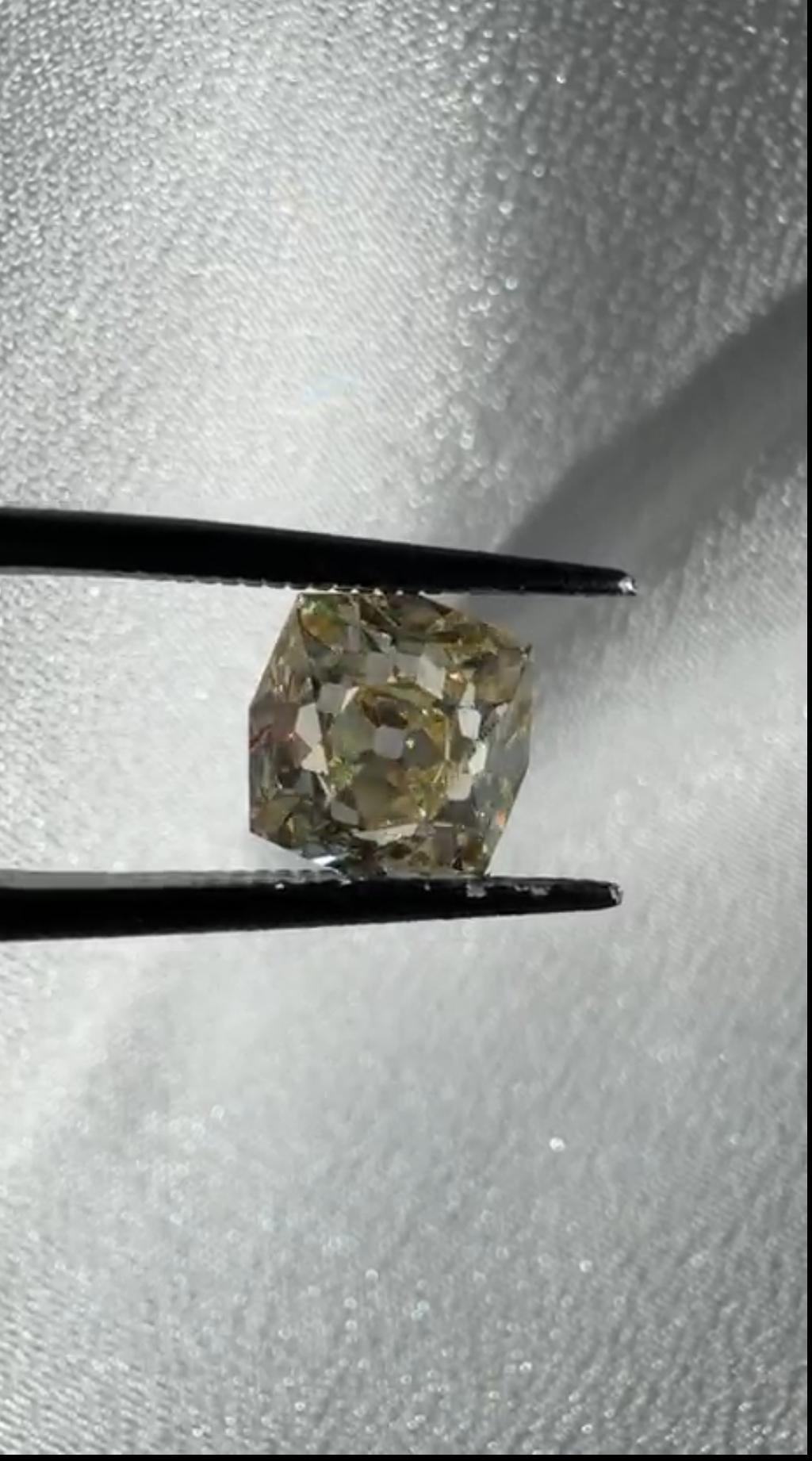 2.6 ct Peruzzi Cut Diamond